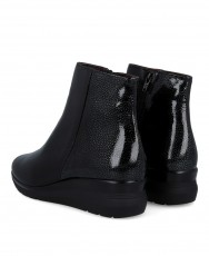 h2Botin negro con el talon satinado Pitillos 10736 h2 pDescubre el equilibrio perfecto entre estilo y confort con el zapato Pit h2Botin negro con el talon satinado Pitillos 10736 h2 pDescubre el equilibrio perfecto entre estilo y confort con el zapato Pit