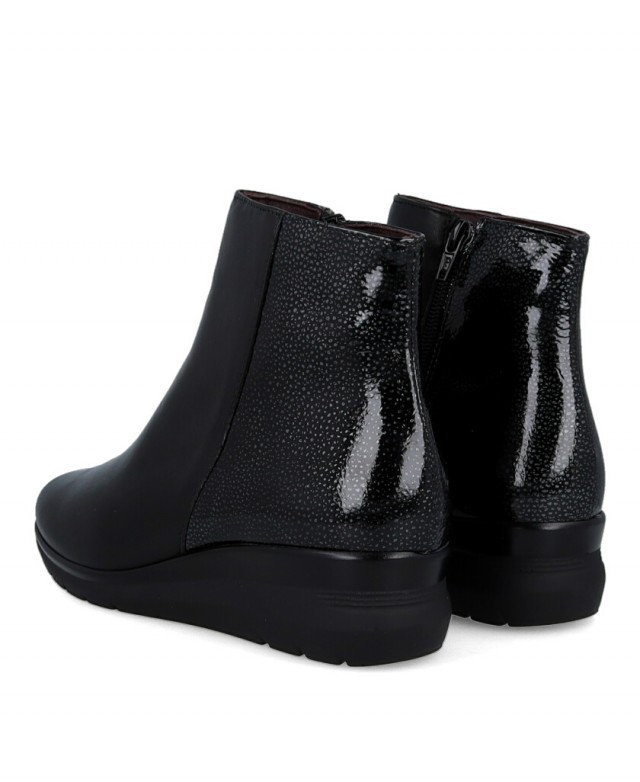 h2Botin negro con el talon satinado Pitillos 10736 h2 pDescubre el equilibrio perfecto entre estilo y confort con el zapato Pit h2Botin negro con el talon satinado Pitillos 10736 h2 pDescubre el equilibrio perfecto entre estilo y confort con el zapato Pit