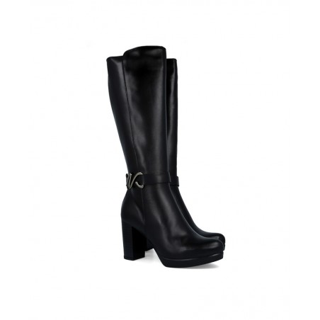 h2Botas negras con abalorio Patricia Miller 6955 h2 pDeslumbra con la sofisticacion audaz que te ofrecen las botas Patricia Mil