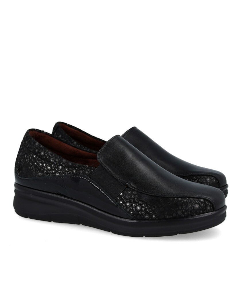 Pitillos 10702 Black Casual Loafer with Shine