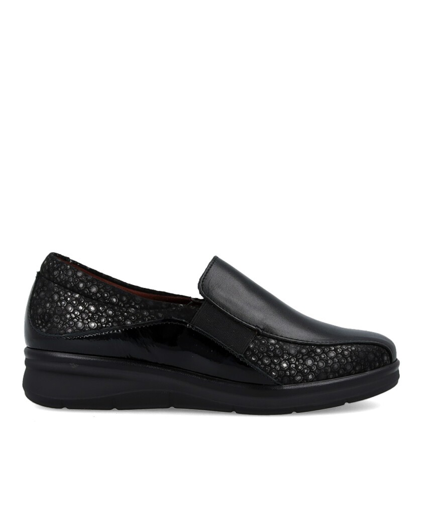 Pitillos 10702 Black Casual Loafer with Shine