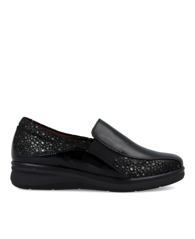 Pitillos 10702 Black Casual Loafer with Shine