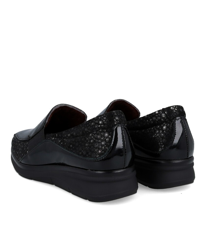 Pitillos 10702 Black Casual Loafer with Shine