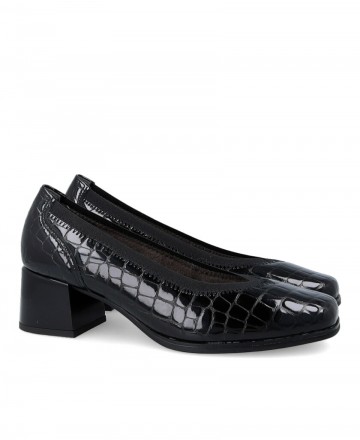 Zapatos de tacón negros de charol Pitillos 10820