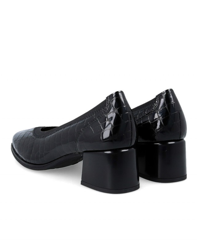 Pitillos 10820 Black Patent Leather Heel Shoes