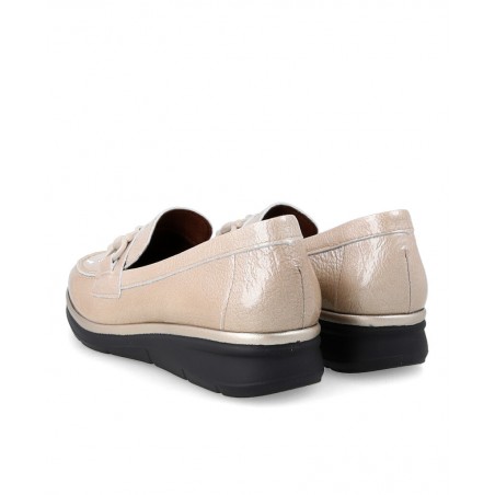 h2Mocasines de cuna baja Pitillos 10701 h2 pCon los mocasines de charol Pitillos 10701 cada paso es una declaracion de estilo E