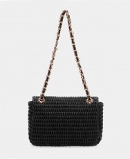 h2Bolso con cadena dorada Binnari Patti 20883 h2 pAnade un toque de sofisticacion a tus looks con el Bolso Binnari Patti 20883