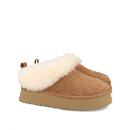 h2Zapatillas abiertas UGG W Tazzelle h2 pLas UGG W Tazzelle en color camel son la combinacion perfecta entre un diseno casual y