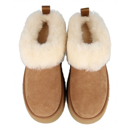 h2Zapatillas abiertas UGG W Tazzelle h2 pLas UGG W Tazzelle en color camel son la combinacion perfecta entre un diseno casual y