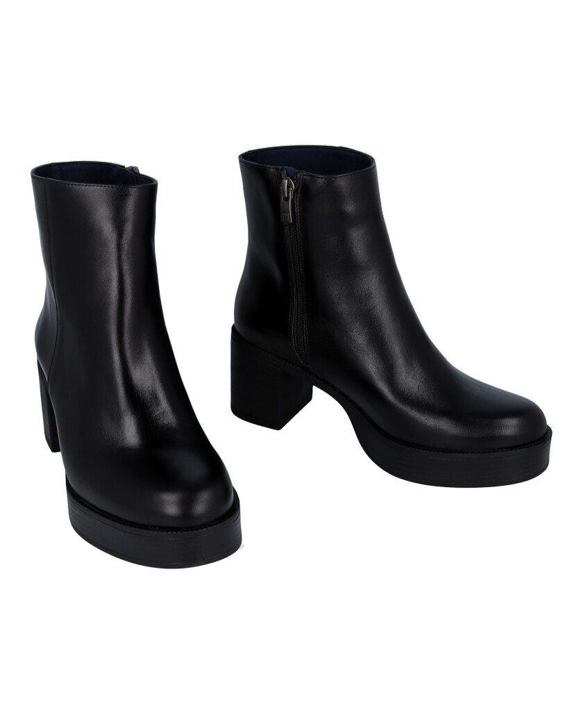 Dorking Bowy D9591 platform ankle boots