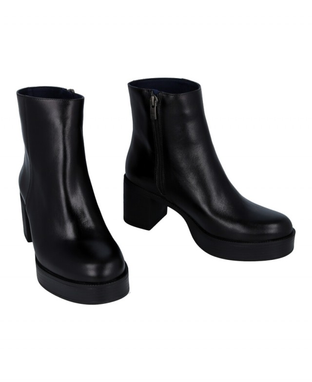 Dorking Bowy D9591 platform ankle boots
