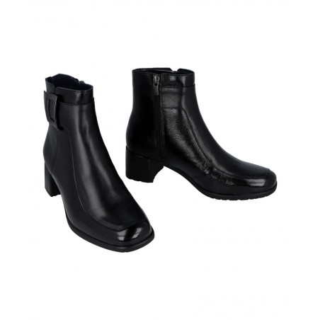 Dorking Ikia D9199 ankle boots with buckle detail