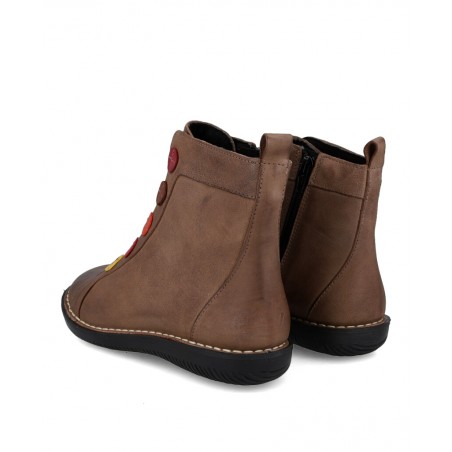 Catchalot 7238 flat brown ankle boots