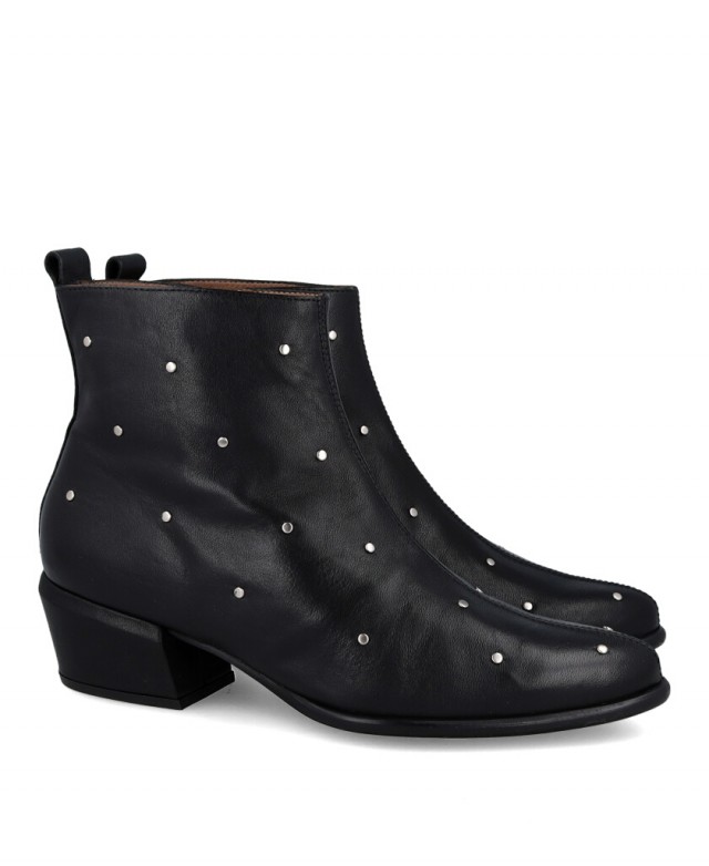 Botines bajos con tachuelas Wonders Fei D-2002