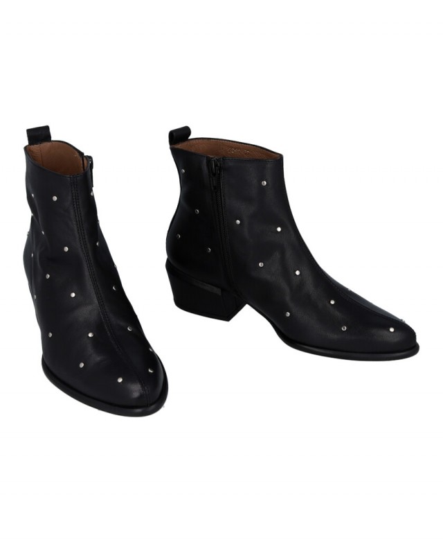 Wonders Fei D-2002 low ankle boots with studs