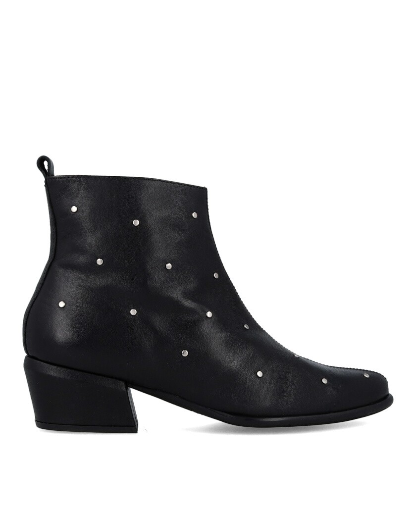 Wonders Fei D-2002 low ankle boots with studs