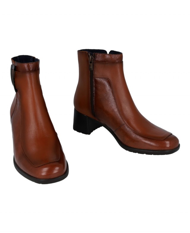 Dorking Ikia D9199 low-heeled ankle boots