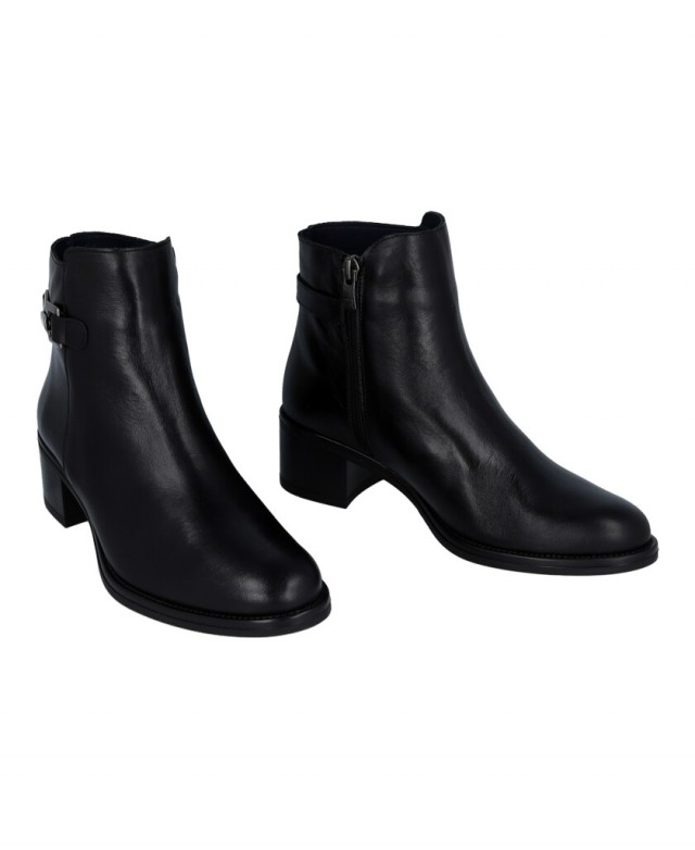Dorking Chiara D9347 black heeled ankle boots