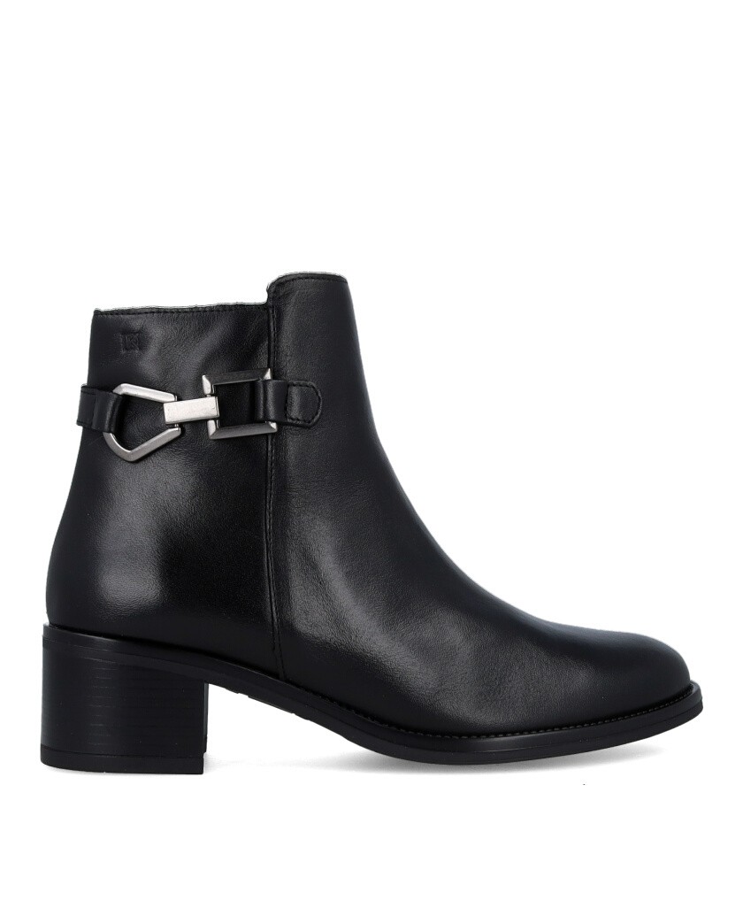 Dorking Chiara D9347 black heeled ankle boots