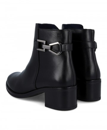 Dorking Chiara D9347 black heeled ankle boots