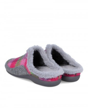 Zapatillas de casa de cuadros Garzón 7450.300