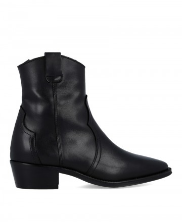 h2Botas de tacon bajo Alpe Cecile 2548 h2 pLos botines Alpe Cecile 2548 son la definicion de la elegancia versatil Con su disen