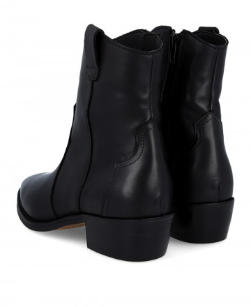 h2Botas de tacon bajo Alpe Cecile 2548 h2 pLos botines Alpe Cecile 2548 son la definicion de la elegancia versatil Con su disen