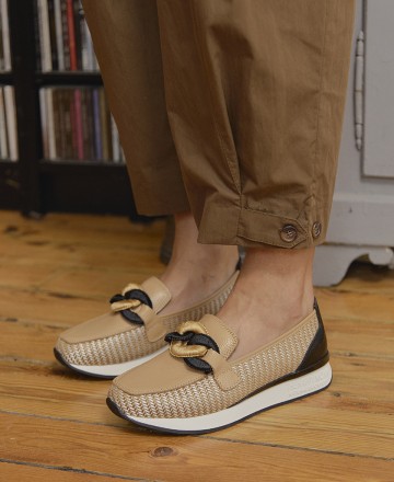 Mocasines beige de piel Happy Monk Vanity 011