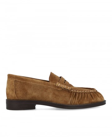 h2Mocasiones camel de piel Alpe Oxford 5328 h2 pEleva tu estilo casual con los mocasines de piel Alpe Oxford 5328 el calzado pe