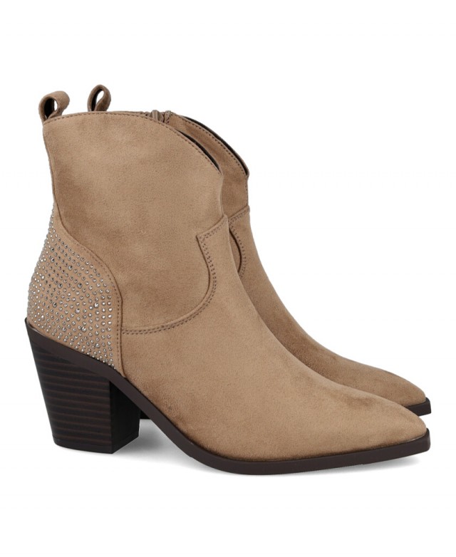 h2Botines Cowboy con tachuelas Dangela 29149 h2 pAtrevete a lucir un estilo unico con los botines cowboy Dangela 29149 Estos bo