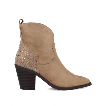 h2Botines Cowboy con tachuelas Dangela 29149 h2 pAtrevete a lucir un estilo unico con los botines cowboy Dangela 29149 Estos bo