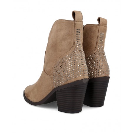 h2Botines Cowboy con tachuelas Dangela 29149 h2 pAtrevete a lucir un estilo unico con los botines cowboy Dangela 29149 Estos bo
