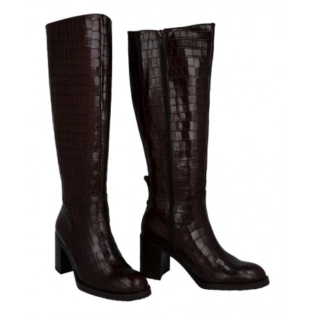 h2Botas cana alta Wonders Remache 11 I 9211 h2 pEleva tu estilo con las botas de cana alta Wonders Remache 11 I 9211 En un cali