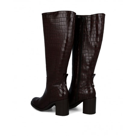 h2Botas cana alta Wonders Remache 11 I 9211 h2 pEleva tu estilo con las botas de cana alta Wonders Remache 11 I 9211 En un cali