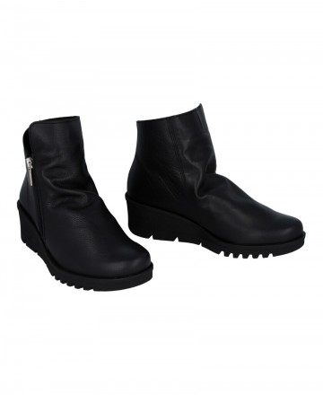 Botines negro de cuña Tambi Mia 10