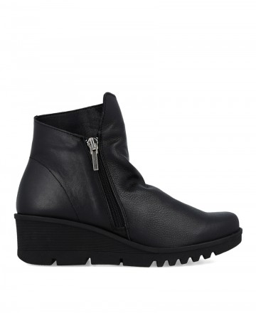 Botines negro de cuña Tambi Mia 10