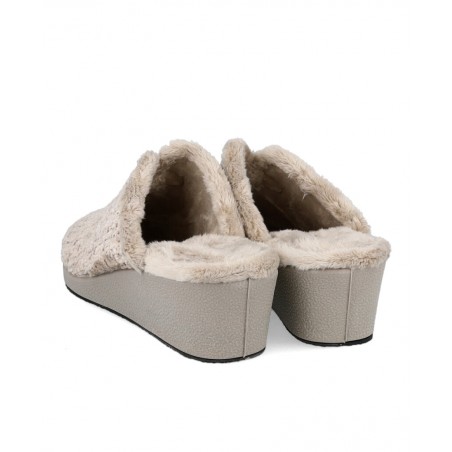 h2Zapatillas para estar por casa Garzon 175591 h2 pLas zapatillas de casa Garzon taupe para mujer son la solucion ideal para qu