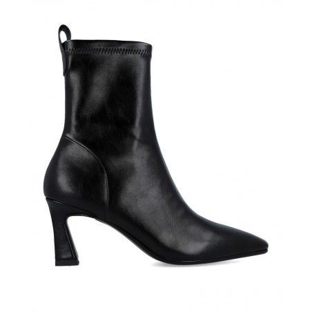 h2Botines de tacon geometrico Catchalot Elaya h2 pLos Botines Catchalot Elaya en negro son la pieza clave para elevar cualquier