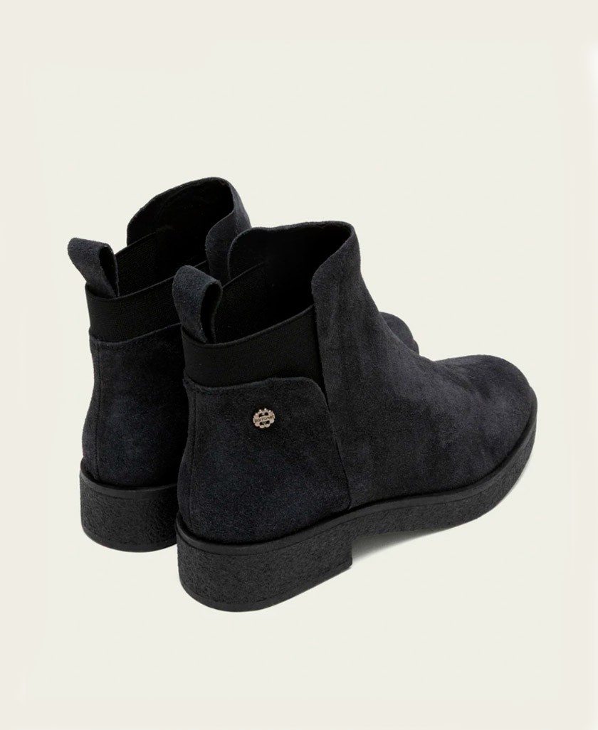 Porronet Adele 4701 black suede ankle boots