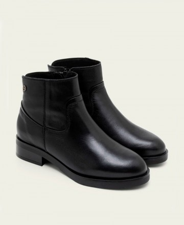Botines para mujer en color negro Caracteristicas con cremallera tacon 4 cm zapato de estilo casual suela de goma termoplastica