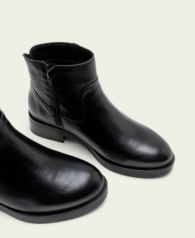 Botines para mujer en color negro Caracteristicas con cremallera tacon 4 cm zapato de estilo casual suela de goma termoplastica