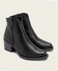 Porronet Frida 4752 black leather ankle boots