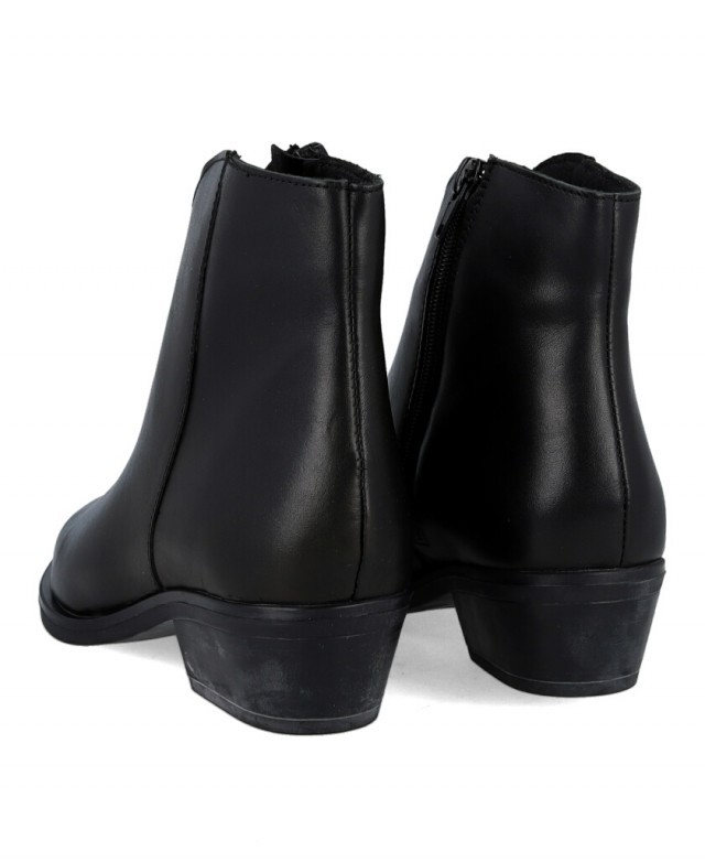Luparense black zip-up ankle boots 455 6409