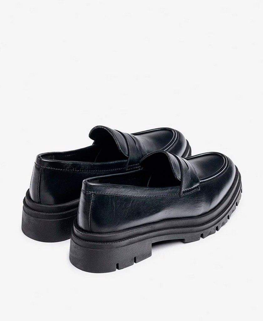 h2Mocasin negro con antifaz Yokono Cham 008 h2 pRedefine el estilo de tu dia a dia con el Zapato plano CHAM 008 de YOKONO Este 