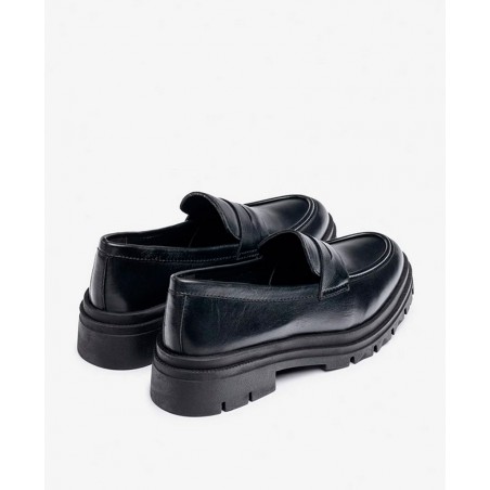 h2Mocasin negro con antifaz Yokono Cham 008 h2 pRedefine el estilo de tu dia a dia con el Zapato plano CHAM 008 de YOKONO Este 