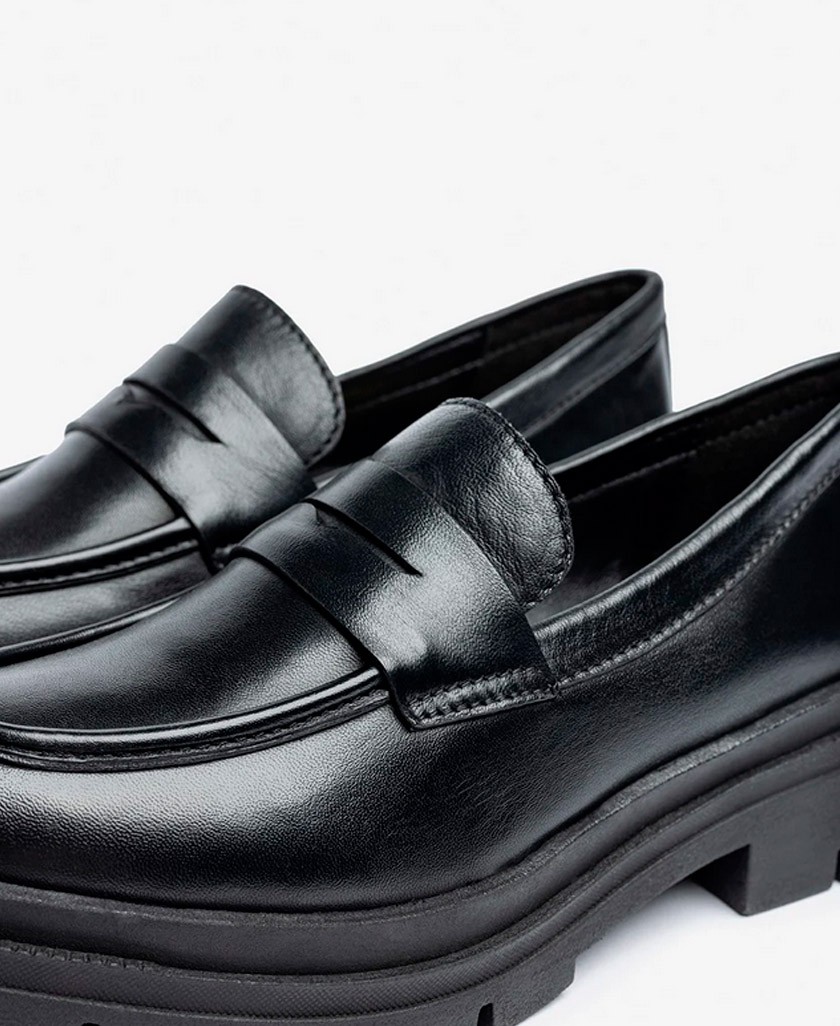 h2Mocasin negro con antifaz Yokono Cham 008 h2 pRedefine el estilo de tu dia a dia con el Zapato plano CHAM 008 de YOKONO Este 