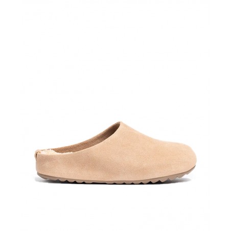 h2Zueco para mujer en color beige Yokono CHOLO 001 h2 pAsegura el bienestar de tus pies con el acogedor Zueco CHOLO 001 de YOKO