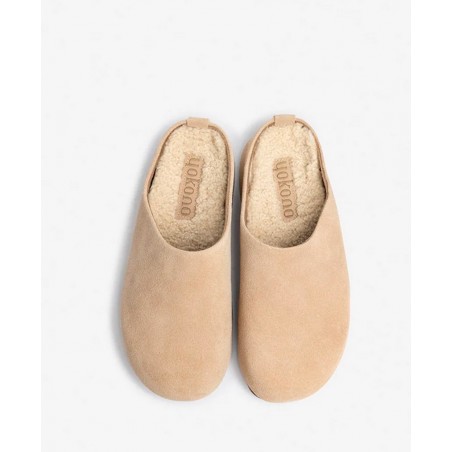 h2Zueco para mujer en color beige Yokono CHOLO 001 h2 pAsegura el bienestar de tus pies con el acogedor Zueco CHOLO 001 de YOKO