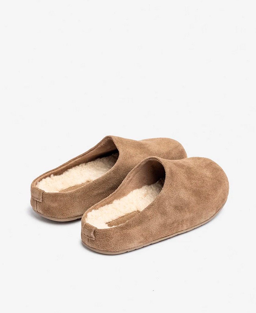 h2Zueco abierto marron claro Yokono CHOLO 001 h2 pEncuentra la maxima relajacion con el confortable Zueco CHOLO 001 de YOKONO E