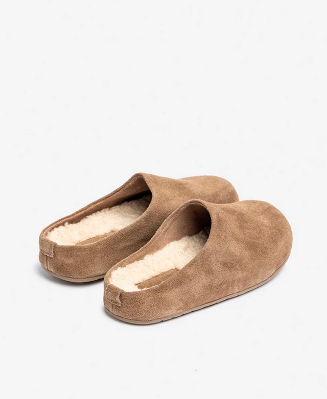 h2Zueco abierto marron claro Yokono CHOLO 001 h2 pEncuentra la maxima relajacion con el confortable Zueco CHOLO 001 de YOKONO E